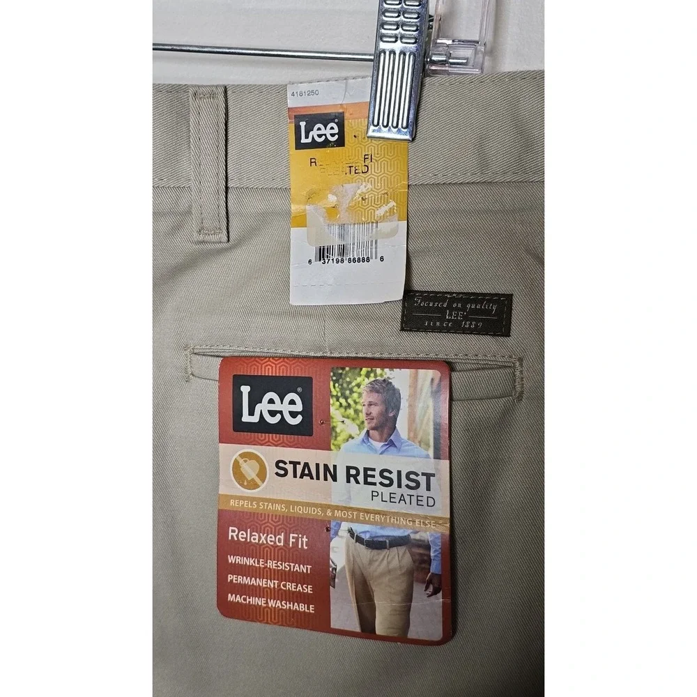 New Lee Relaxed Fit Chino Pants‎ Mens 36x34 Khaki Stain Resistant Pleated Twill